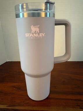 Stanley Adventure Quencher 40 oz Tumbler Light Lilac No Straw